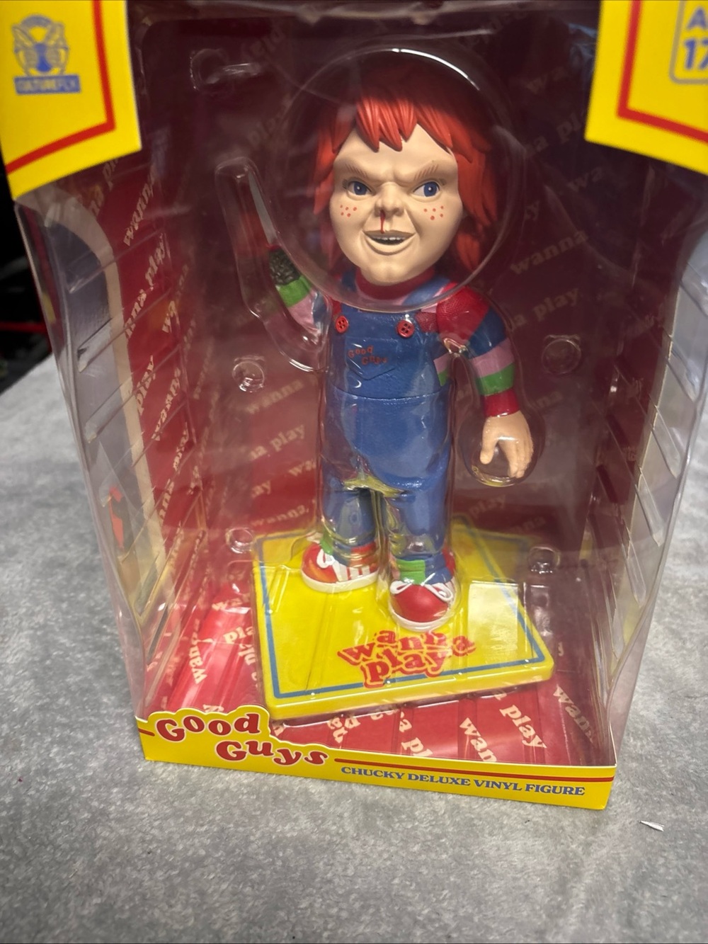 Chucky Deluxe Vinyl Figure - Red Hair